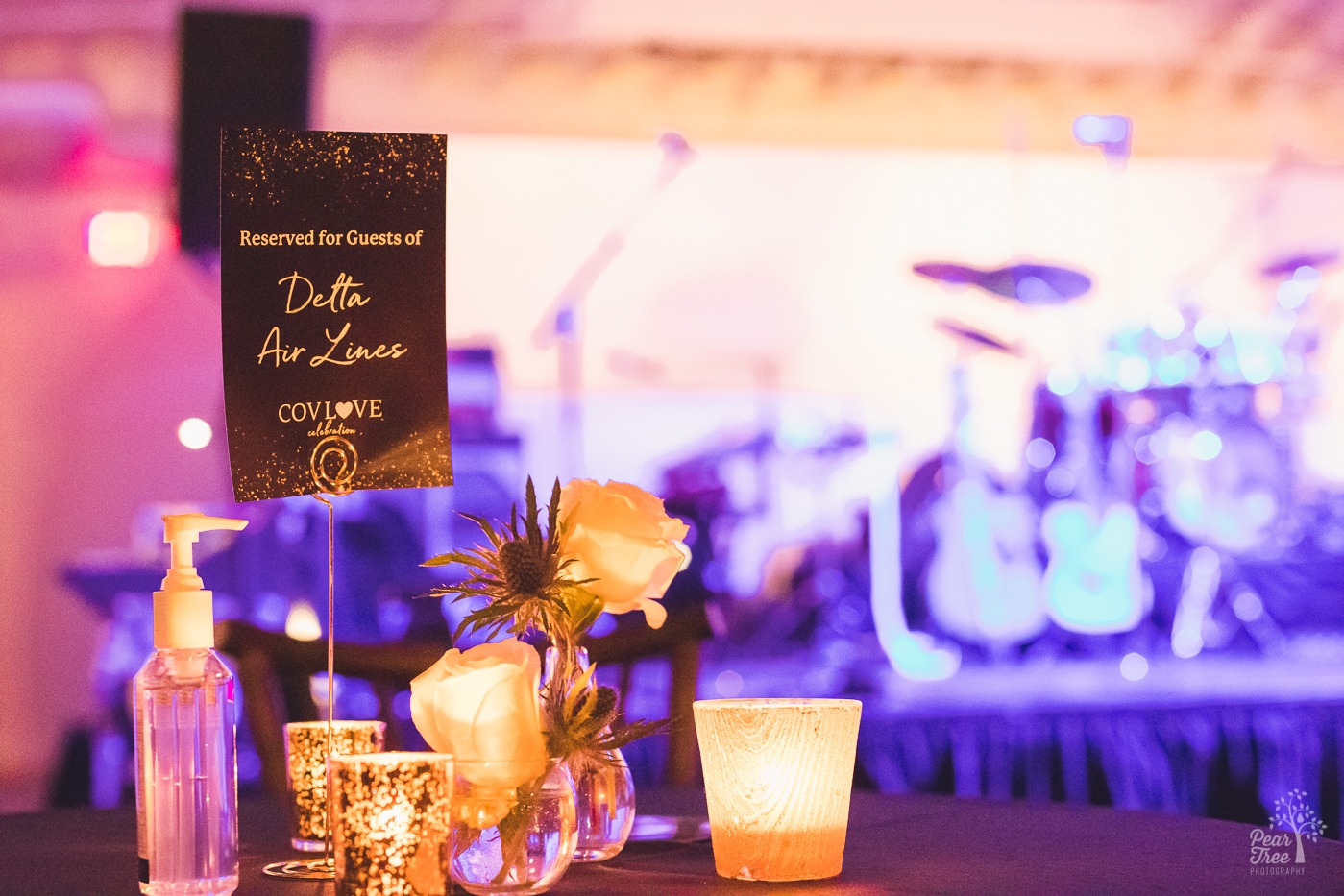 A table specially reserved for Delta Air Lines sponsors and guests at the Carlyle.